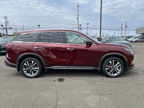 2022 INFINITI QX60 Luxe