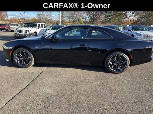 Diamond Black Crystal Pearlcoat 2025 Dodge Charger Daytona R/T