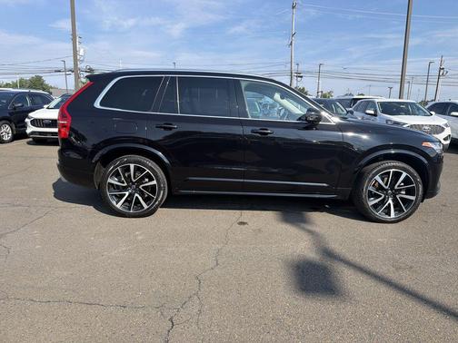 Onyx Black Metallic 2020 Volvo XC90 T6 Momentum