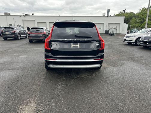 2022 Volvo XC90 Recharge Plug-In Hybrid T8 Inscription 6 Passenger