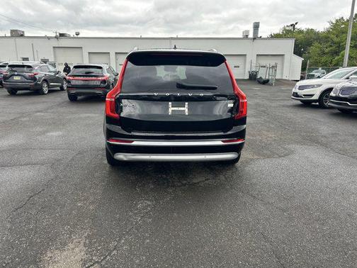 2022 Volvo XC90 Recharge Plug-In Hybrid T8 Inscription 6 Passenger