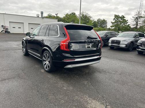 2022 Volvo XC90 Recharge Plug-In Hybrid T8 Inscription 6 Passenger