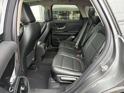 ASHER GRAY MET CC 2026 Lincoln Corsair Premiere