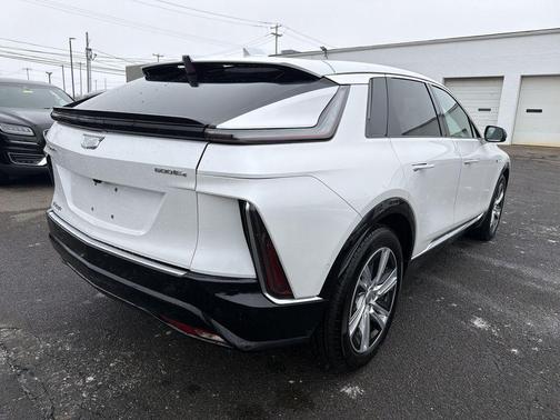 2024 Cadillac LYRIQ Tech