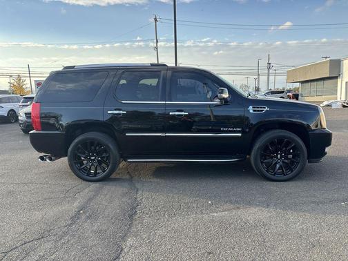 2013 Cadillac Escalade Base