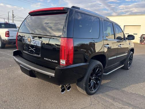 2013 Cadillac Escalade Base