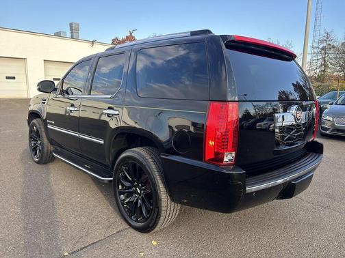 2013 Cadillac Escalade Base