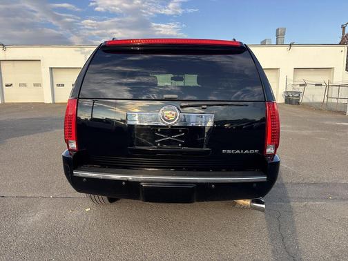 2013 Cadillac Escalade Base