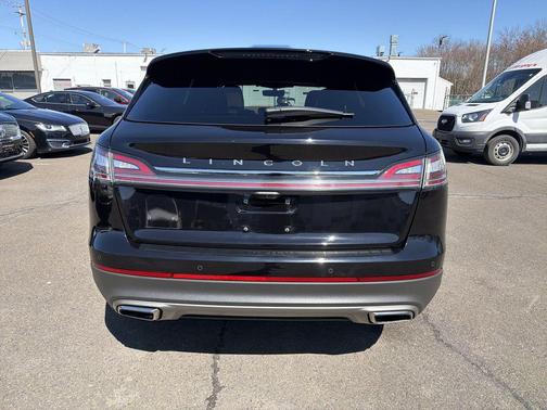 INFINITE BLACK MET CC 2023 Lincoln Nautilus Reserve