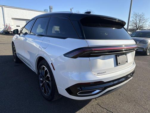 2024 Lincoln Nautilus Reserve