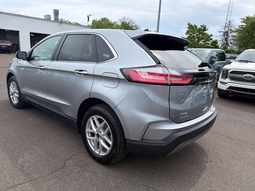 ICONIC SILVER 2023 Ford Edge SEL