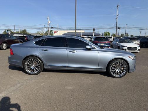 Mussel Blue Metallic 2017 Volvo S90 T6 Inscription