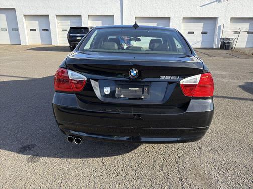 2006 BMW 325 325i