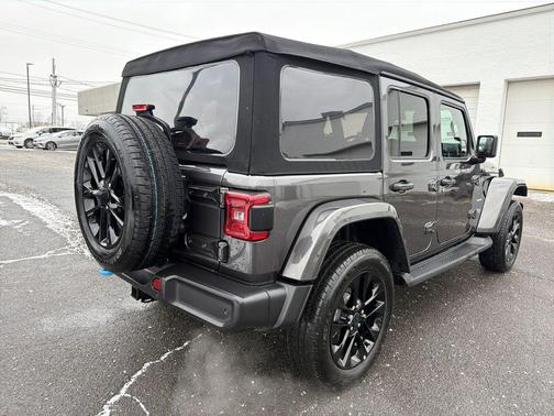 2024 Jeep Wrangler 4xe Sahara