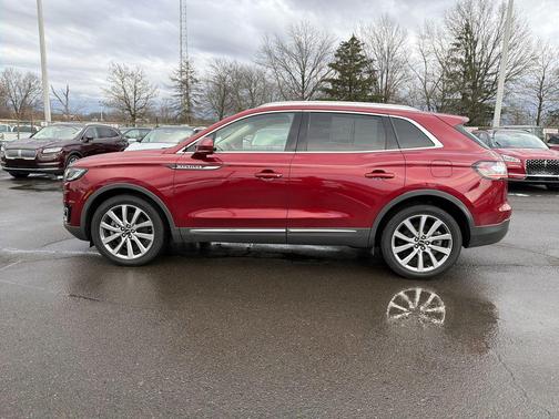 2019 Lincoln Nautilus Select