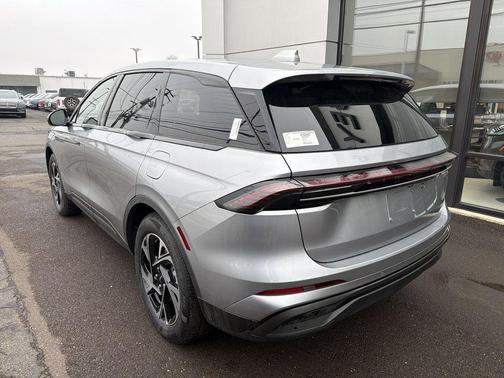 SILVER RADIANCE MET CC 2026 Lincoln Nautilus Premiere