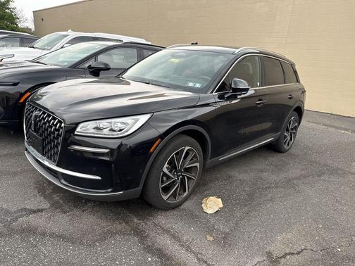 Infinite Black Metallic Clearcoat 2023 Lincoln Corsair Reserve