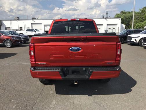 HOT PEPPER RED MET TINTD CC 2023 Ford F-150 XLT