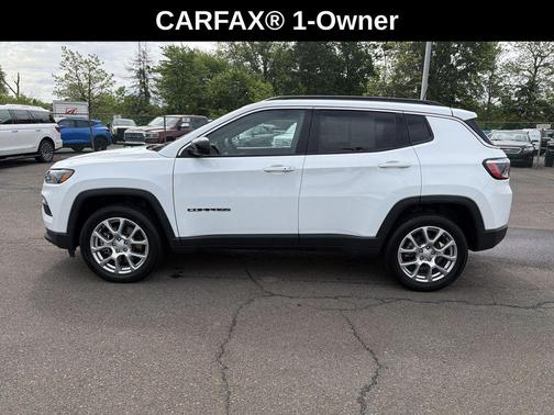 Bright White Clearcoat 2023 Jeep Compass Latitude Lux