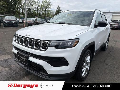 Bright White Clearcoat 2023 Jeep Compass Latitude Lux