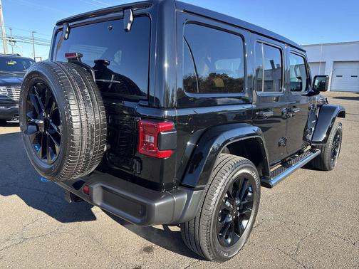 2022 Jeep Wrangler Unlimited 4xe Sahara