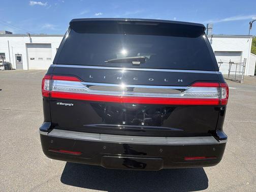 INFINITE BLACK 2021 Lincoln Navigator Reserve