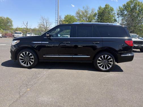 INFINITE BLACK 2021 Lincoln Navigator Reserve