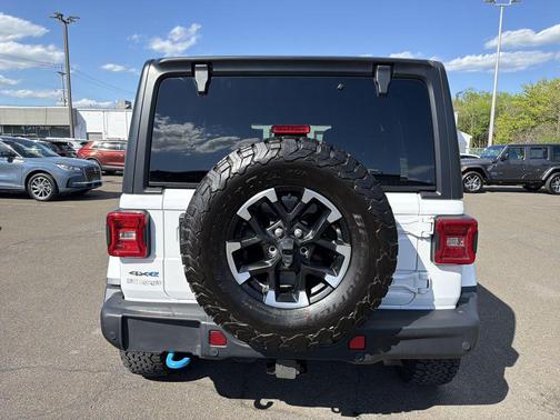 Bright White Clearcoat 2024 Jeep Wrangler 4xe Rubicon X
