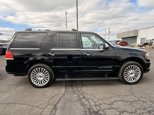 2017 Lincoln Navigator Select