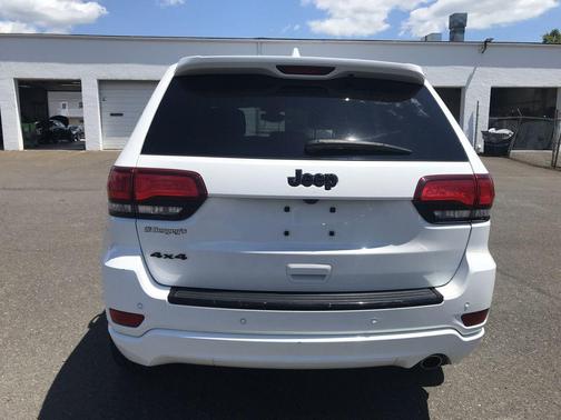 Bright White Clearcoat 2018 Jeep Grand Cherokee Altitude