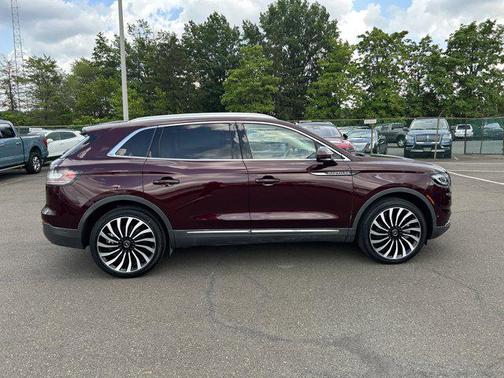 2022 Lincoln Nautilus Black Label