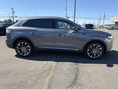 ASHER GRAY MET CC 2022 Lincoln Nautilus Reserve