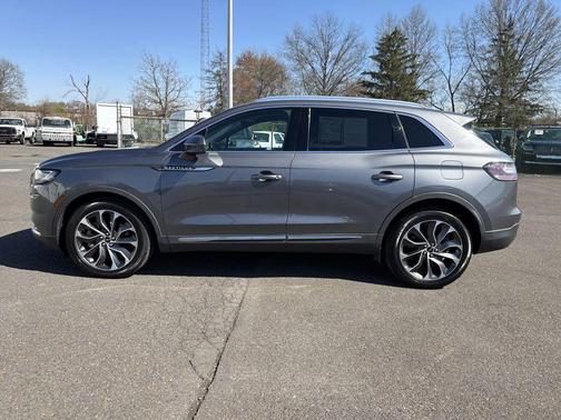 ASHER GRAY MET CC 2022 Lincoln Nautilus Reserve