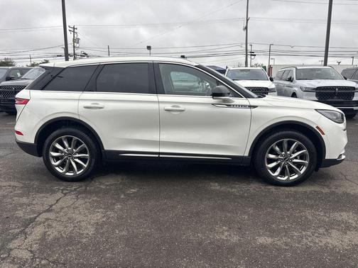 2021 Lincoln Corsair Standard