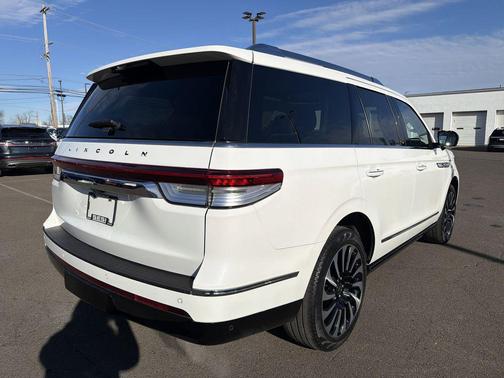 2022 Lincoln Navigator Black Label
