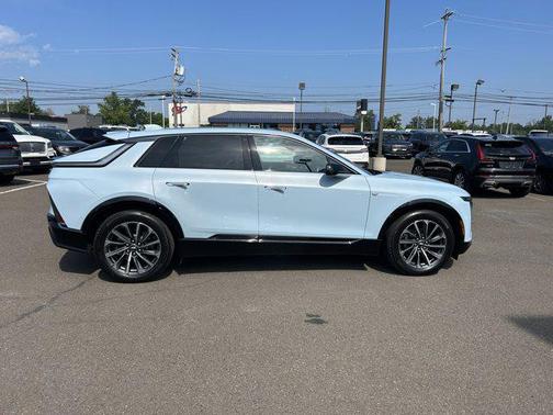 2024 Cadillac LYRIQ Sport