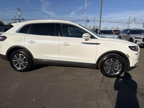 2023 Lincoln Nautilus Standard