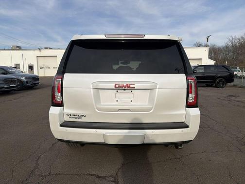 2016 GMC Yukon SLT