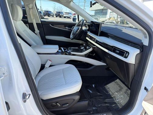 PRISTINE WHITE MET 3C 2022 Lincoln Nautilus Black Label