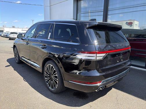 Infinite Black Metallic Clearcoat 2026 Lincoln Aviator Black Label AWD