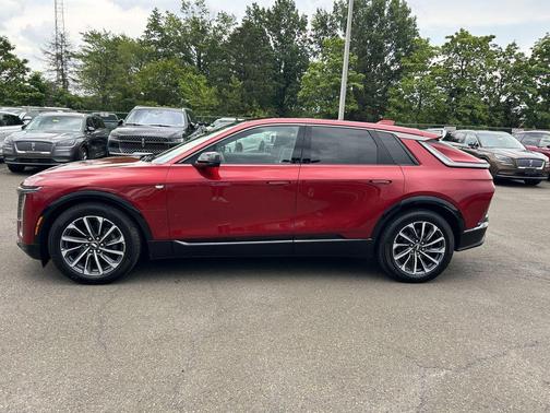 2024 Cadillac LYRIQ Sport