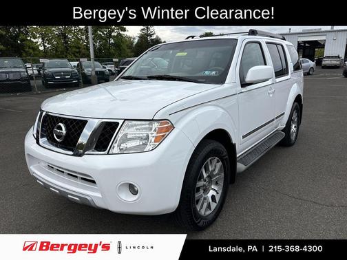 2012 Nissan Pathfinder LE