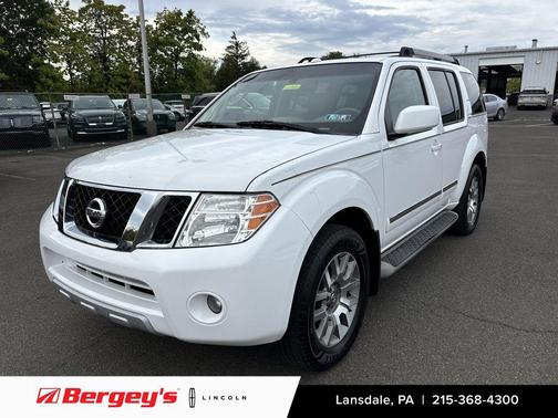 2012 Nissan Pathfinder LE