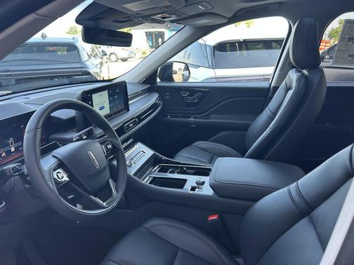 2025 Lincoln Aviator Premiere