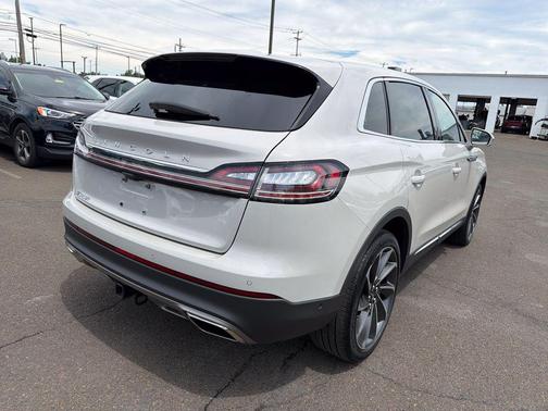 CERAMIC PEARL MET 3C 2023 Lincoln Nautilus Reserve