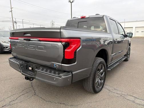 2023 Ford F-150 Lightning LARIAT