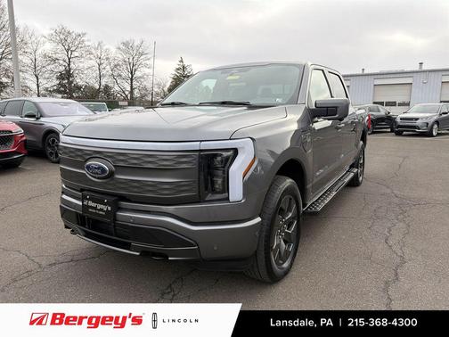 2023 Ford F-150 Lightning LARIAT
