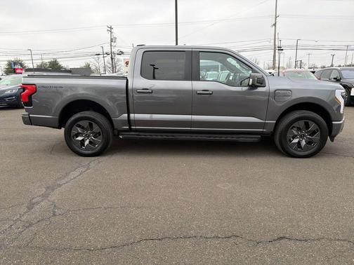 2023 Ford F-150 Lightning LARIAT
