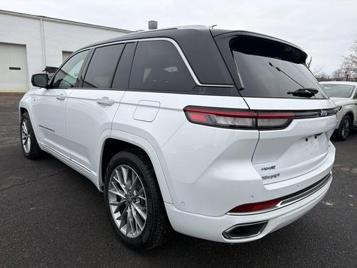 2022 Jeep Grand Cherokee 4xe Summit