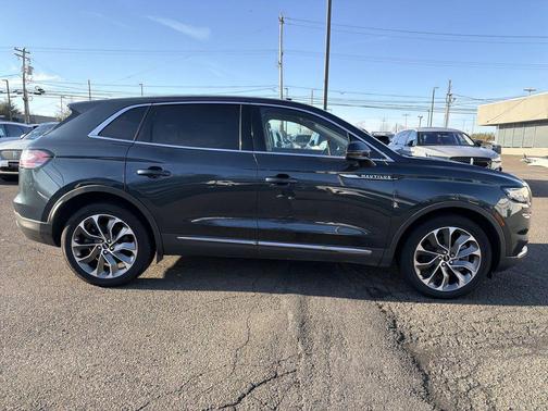 2022 Lincoln Nautilus Reserve